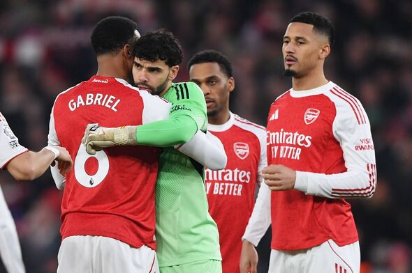 LONDON, ENGLAND - JANUARY 25: Piero Hincapie, Gabriel Magalhaes, David Raya and William Saliba of Arsenal interact prior to the