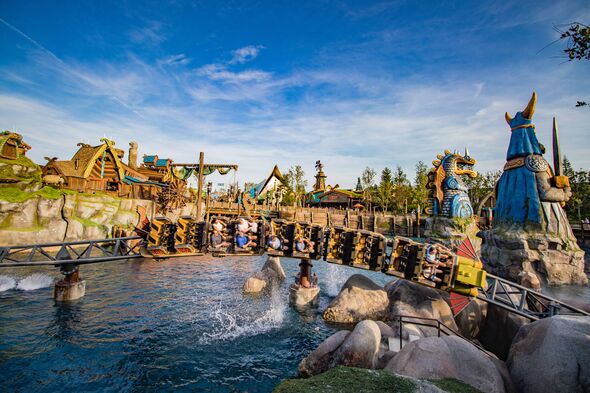 Hiccup’s Wing Gliders is the coaster to queue for to get a dragon's eye view of Berk while soaring through the sky at speeds up