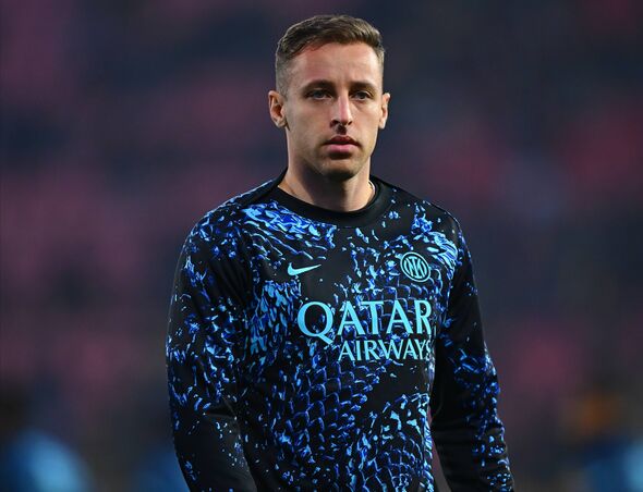 CREMONA, ITALY - FEBRUARY 01: Davide Frattesi of FC Internazionale warms up ahead before the Serie A match between US Cremonese