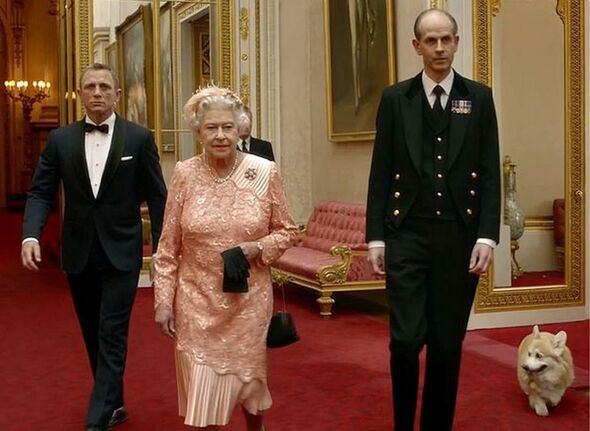 The Queen and 007 in London 2012 opening scenes