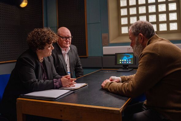 Bear is quizzed by police about Ray's death on Emmerdale