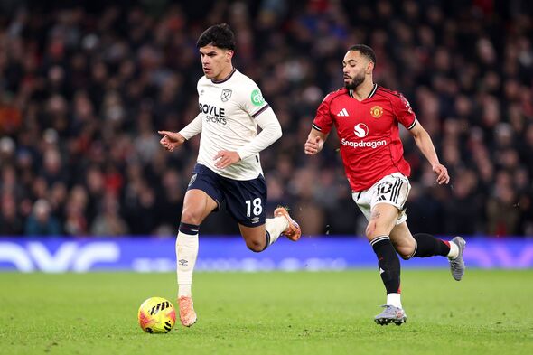 Mateus Fernandes could be the perfect choice to replace Casemiro next season
