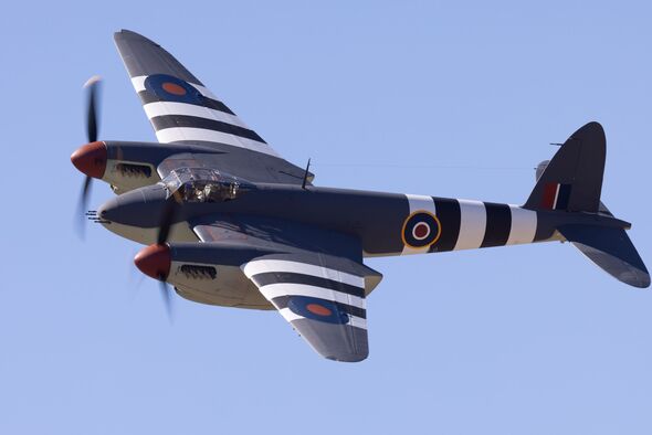 Side view of a WWII era combat plane (Mosquito)
