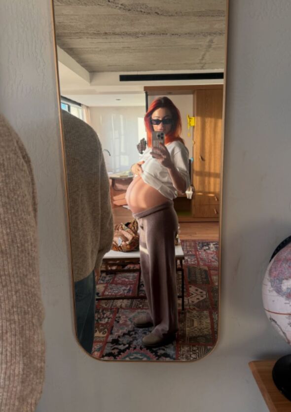 Dianne Buswell's mirror selfie