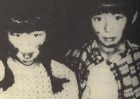 Seven-year-old Myca Dinh Le and six-year-old Renee Shin-Yi Chen