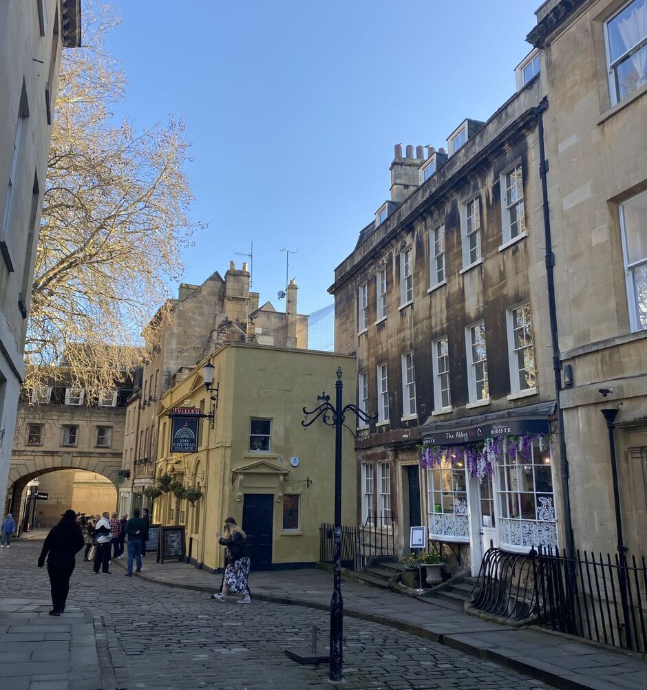 Modiste in Bath