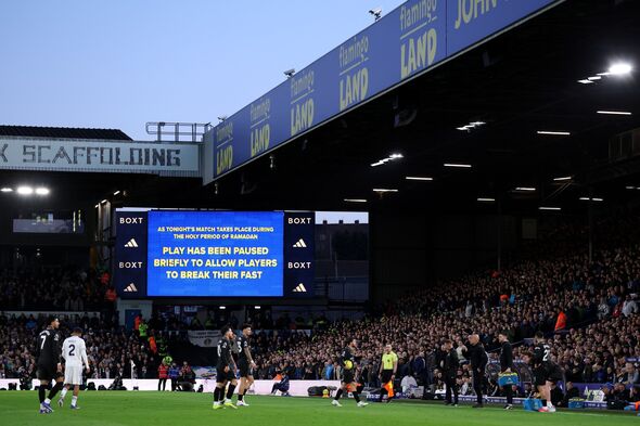 Leeds United v Manchester City - Premier League