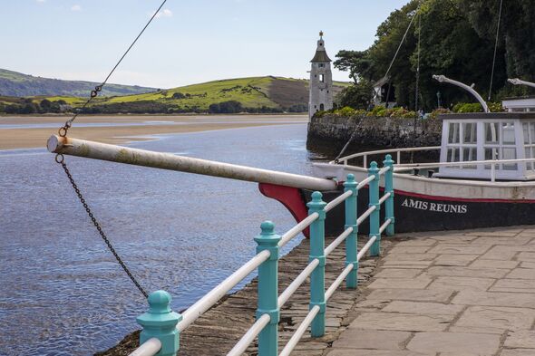 Amis Reunis Ship in Portmeirion