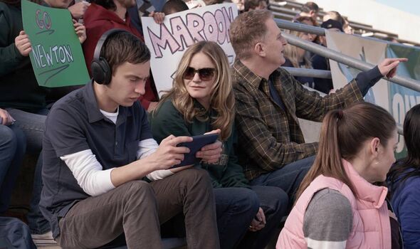 Actress Jennifer Jason Leigh netflix atypical