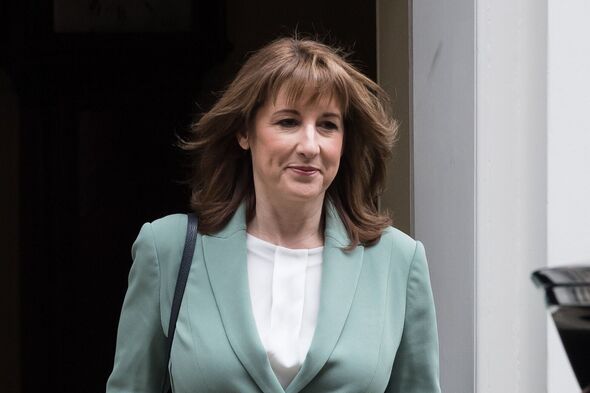 Rachel Reeves exits door in Downing Street