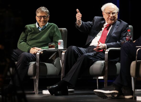 Buffett says he lost $5,500 when Bill Gates hit a hole-in-one
