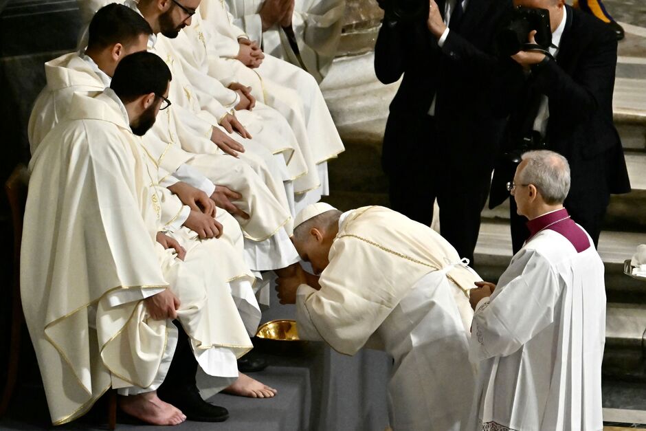 TOPSHOT-ITALY-VATICAN-POPE-MASS