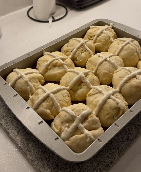i made cheese hot cross buns excl