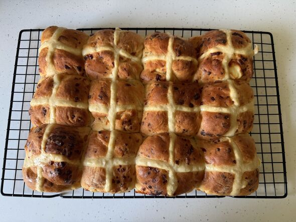 i made cheese hot cross buns excl