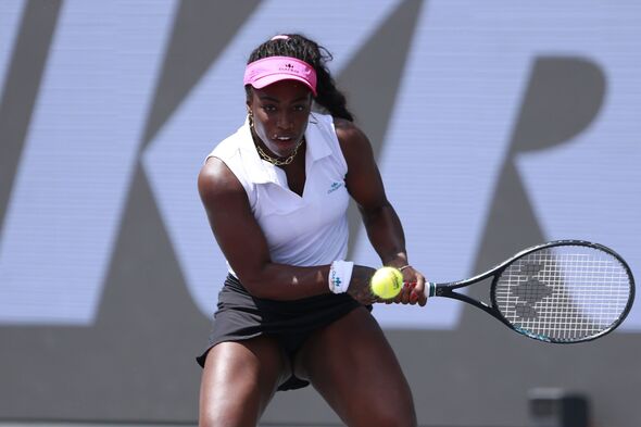 Sachia Vickery preparing to return a tennis ball