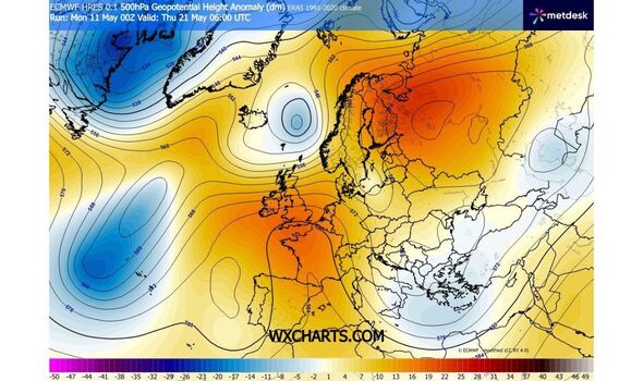 hot weather map showing the UK in bright orange