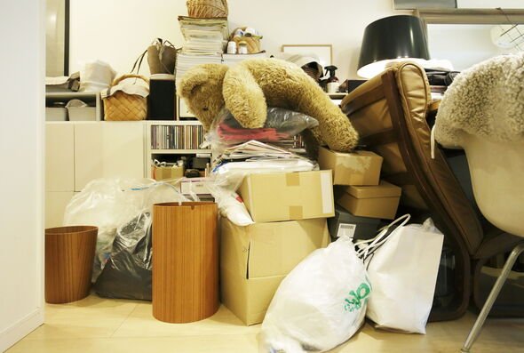 Minimalism,decluttering the room