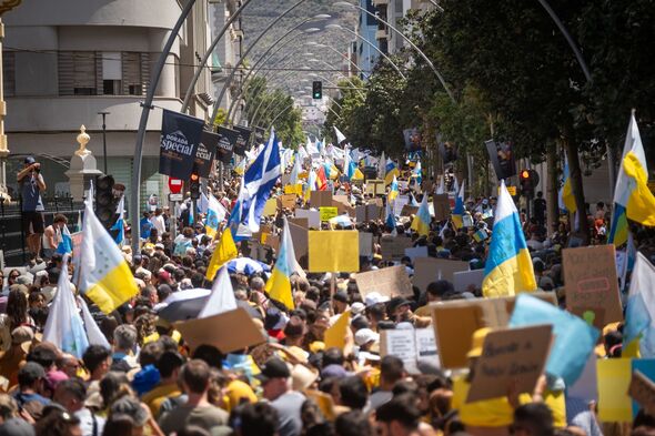 Thousands protest against the tourism model and mass tourism in the Canary Islands