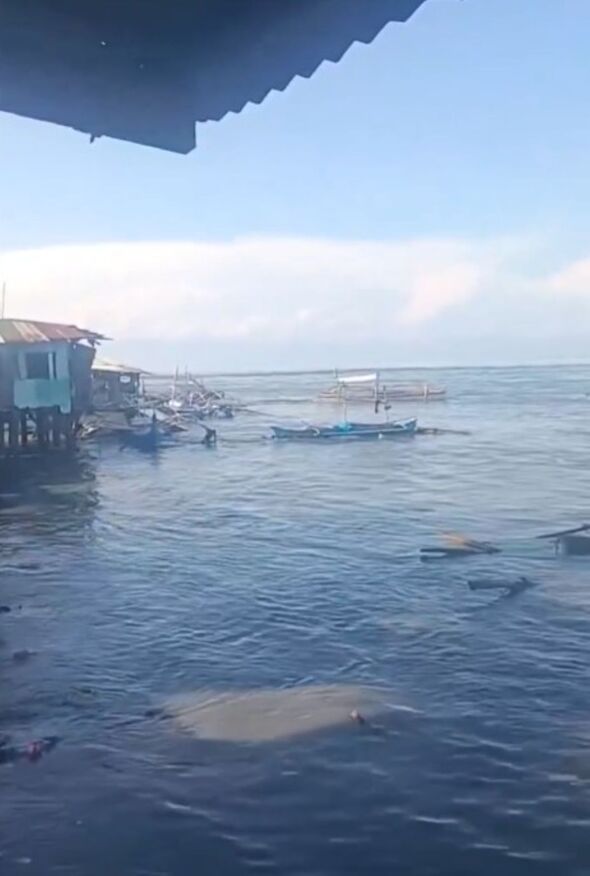 Tidal swells in the Philippines