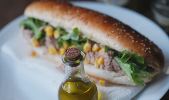 Picture of a tuna sandwich