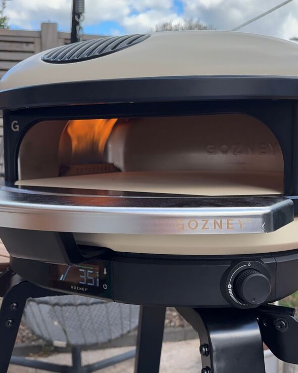 Pizza oven powered up